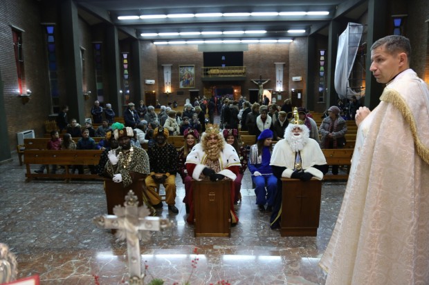 Los Reyes Magos Visitan Mequinenza