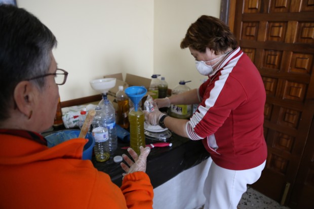 Elaboración del jabón artesano solidario 