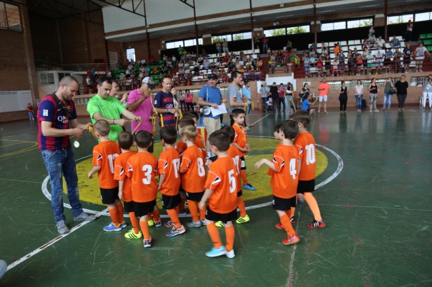 NP 130 jugadores y 13 equipos han tomado parte en la XVII Concentración de Fútbol Sala pre benjamín e iniciación celebrada en Mequinenza