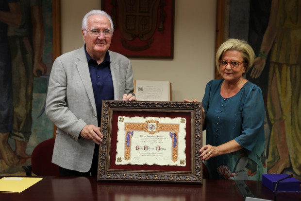 Jordi Estruga recibe el título de Hijo Adoptivo de Mequinenza 