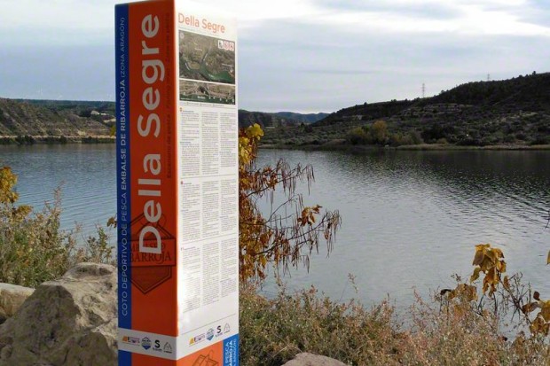 Totem escenario pesca